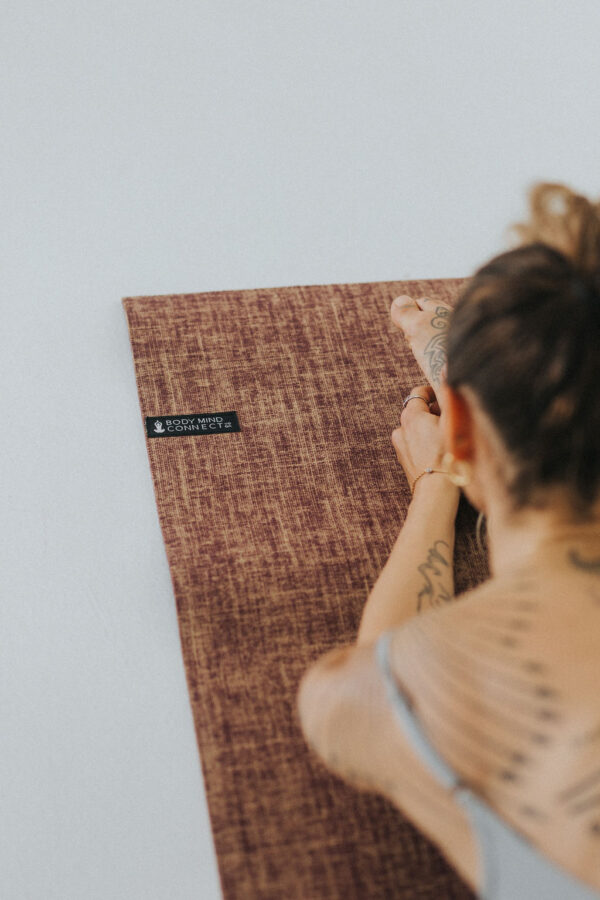 Eco-Friendly Yoga Mat Burgundy - Image 2